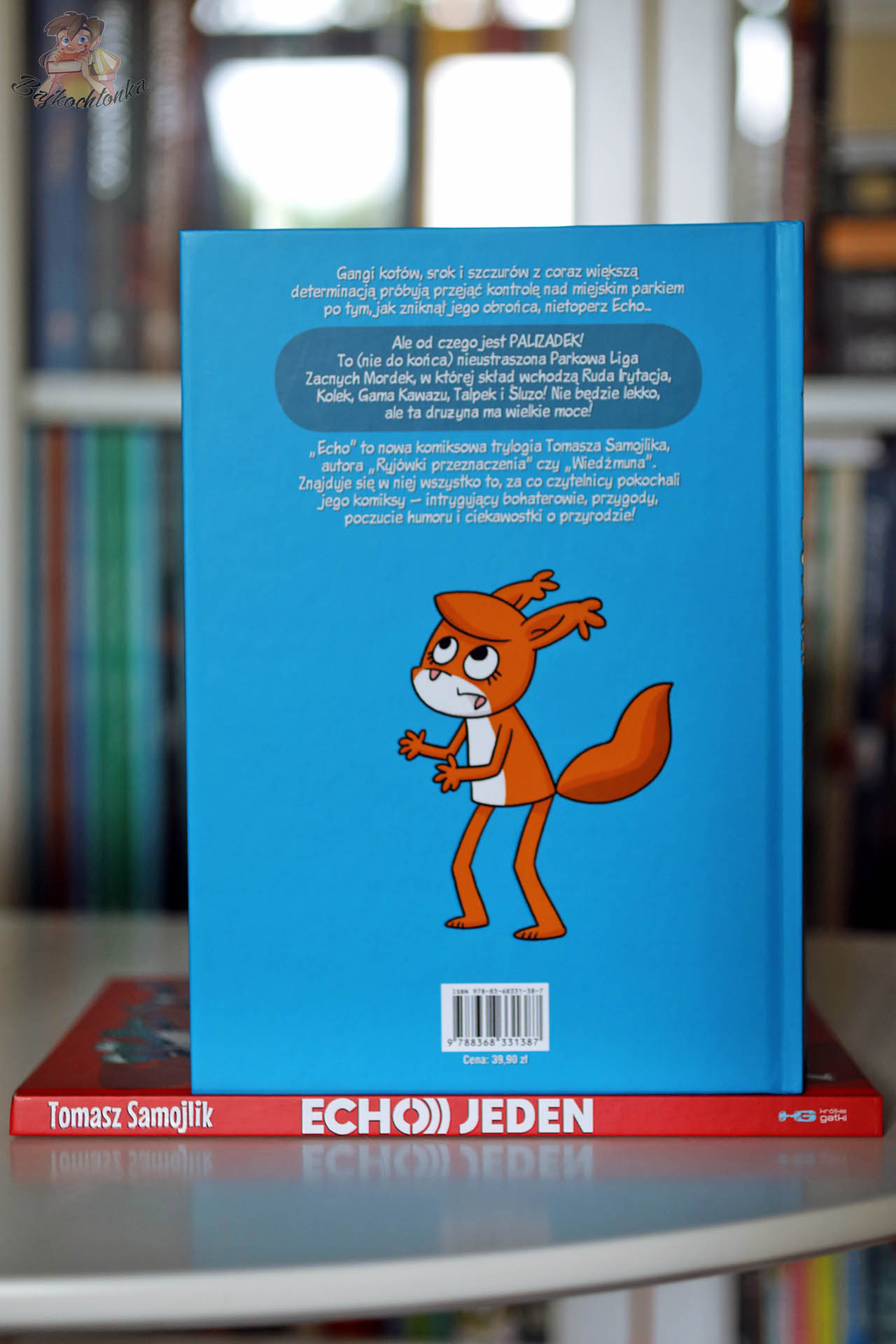 Echo Dwa — tył okładki; w tle tom Echo Jeden (Krótkie Gatki)Echo Dwa — tył okładki; w tle tom Echo Jeden (Krótkie Gatki)