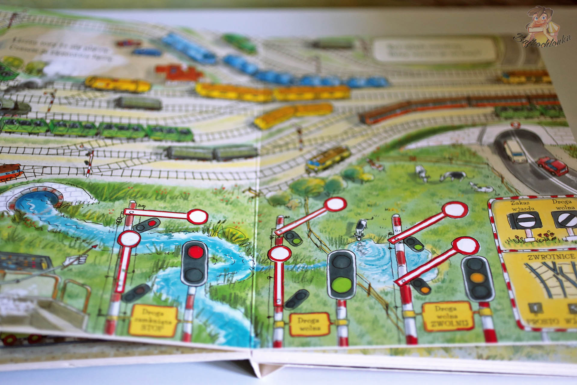 Sygnalizacja świetlna dla pociągów w książce „Opowiem ci mamo, co robią pociągi”