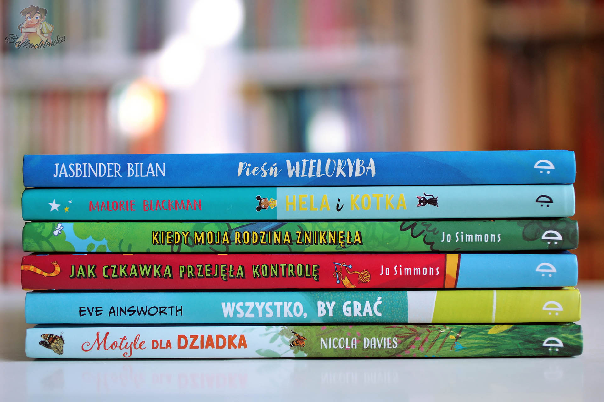 Książka Pieśń wieloryba na tle innych tytułów serii To się czyta, Dwukropek