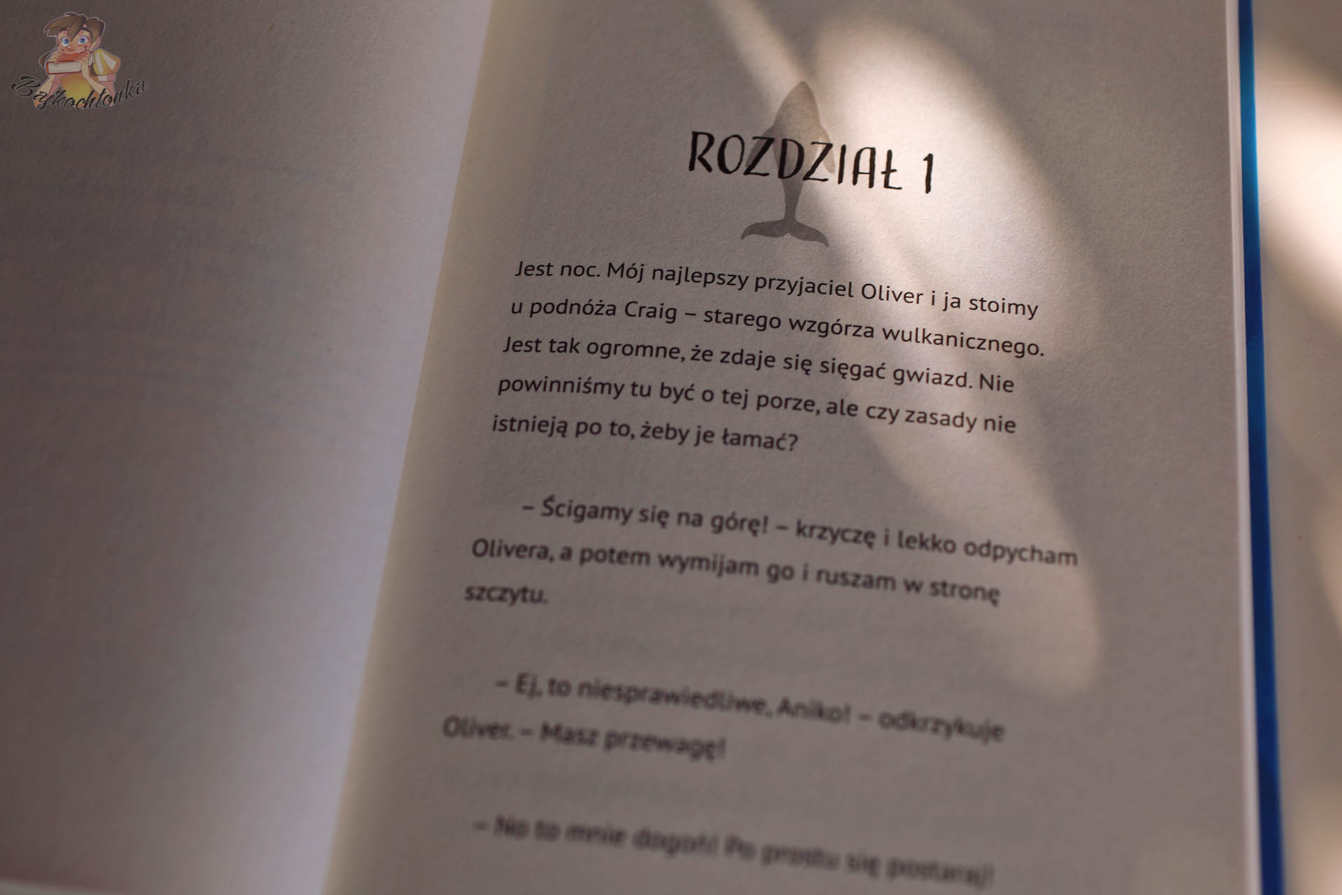 Rozdział 1 książki Pieśń wieloryba Jasbinder Bilan, wydawnictwo Dwukropek