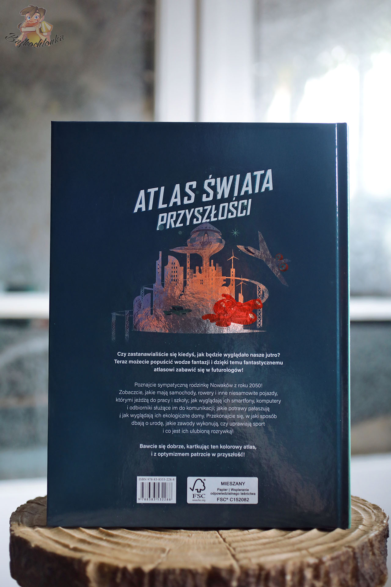 Tył okładki – zapowiedź futurystycznych rozdziałów i opis książki