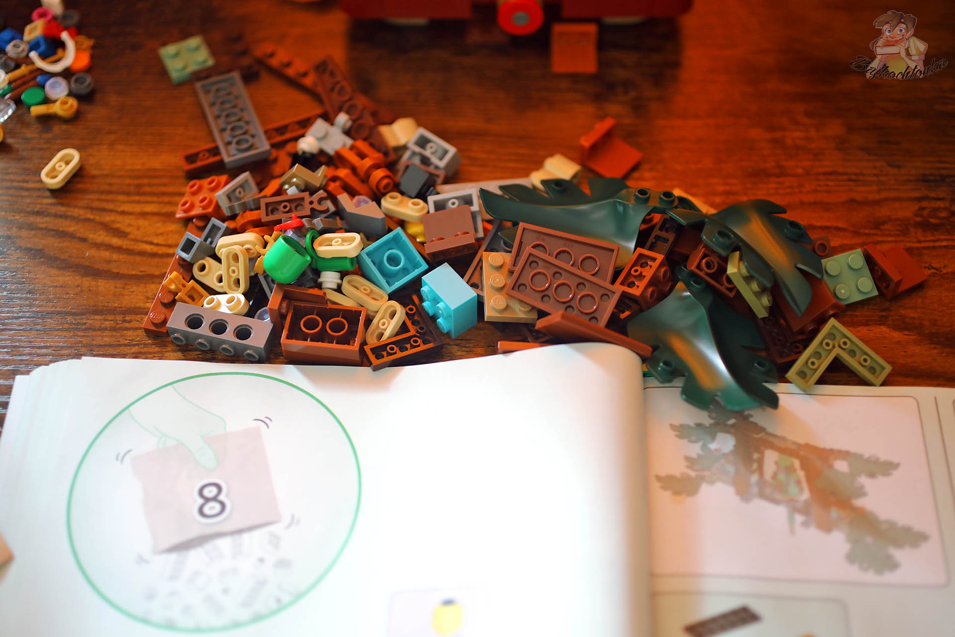 LEGO 41843 — woreczek nr 8 i elementy gałęzi; budowa choinki krok po kroku (idealne na Adwent)