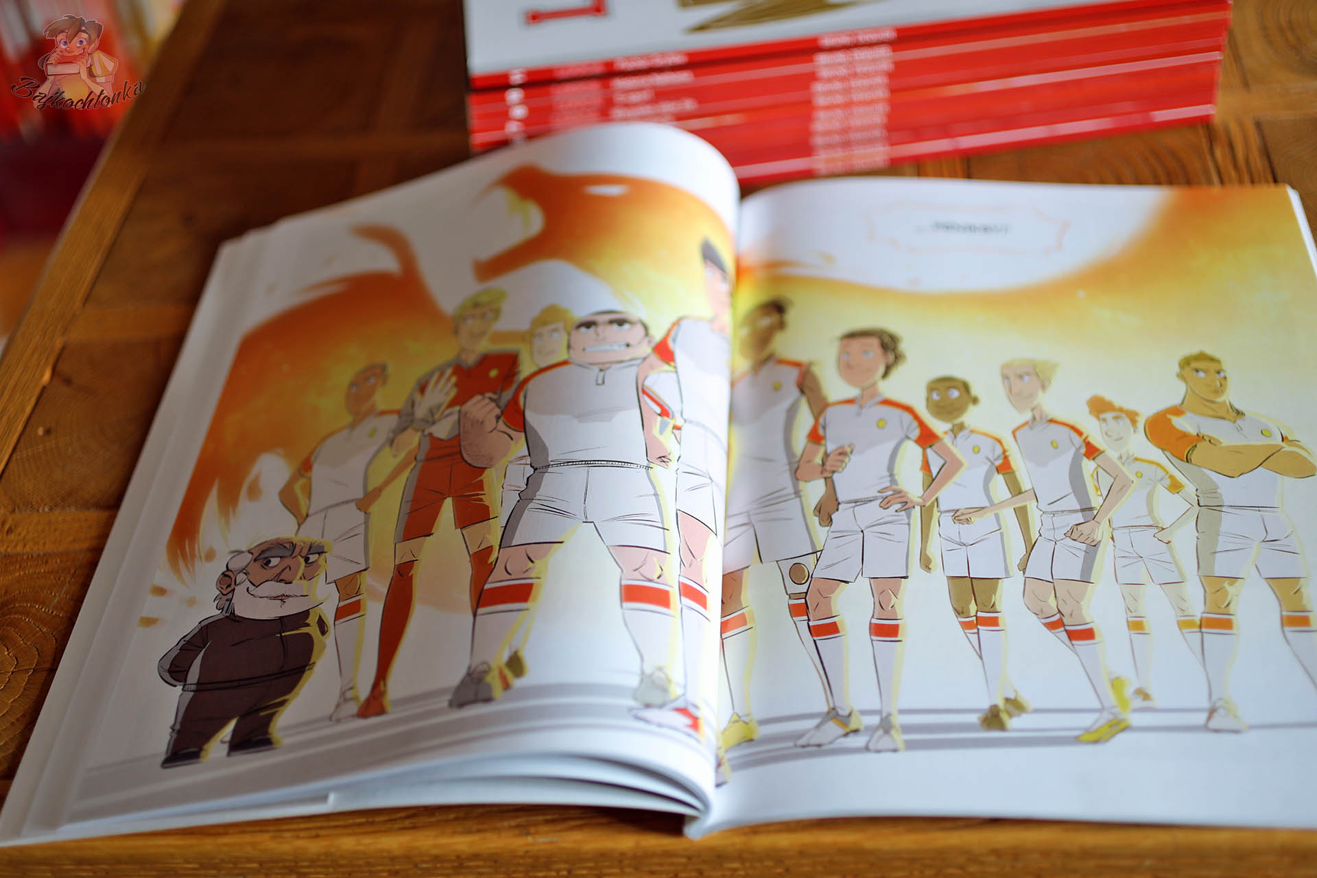 Louca – drużyna Feniksów na rozkładówce, prezentacja bohaterów