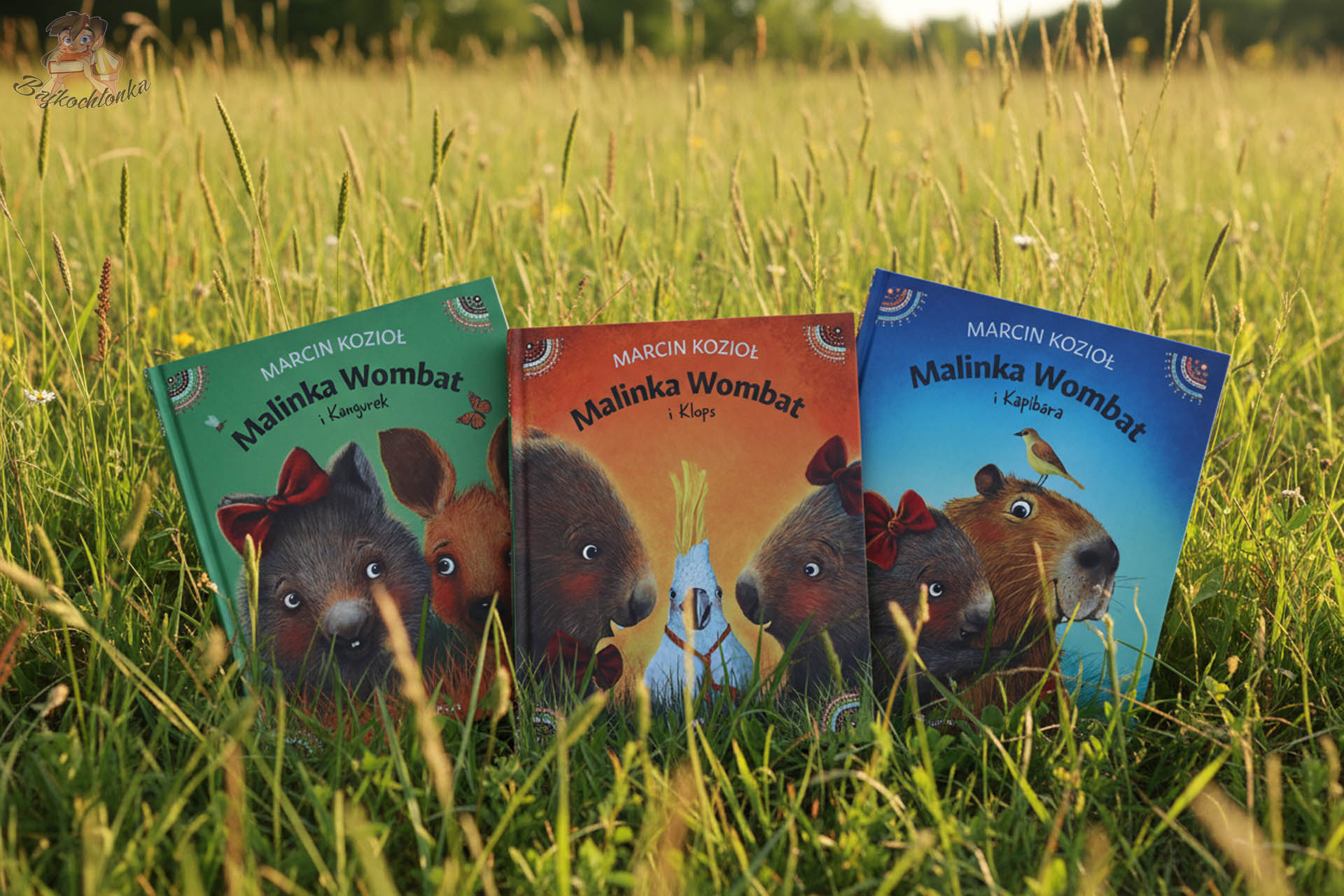 Seria: Malinka Wombat i Kapibara – trzy tomy Marcina Kozioła, wydawnictwo Bumcykcyk, okładki w plenerze