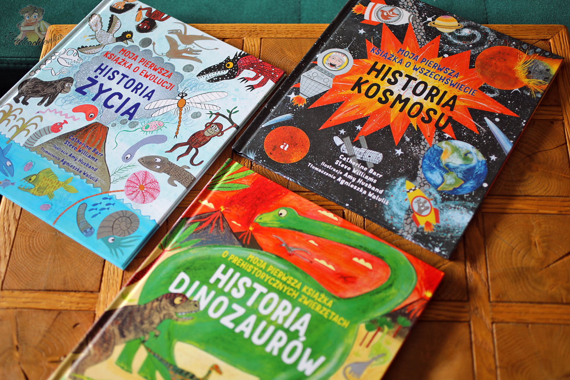 Zestawienie okładek pokazuje zakres tematyczny serii – od ewolucji przez kosmos po prehistoryczne zwierzęta.