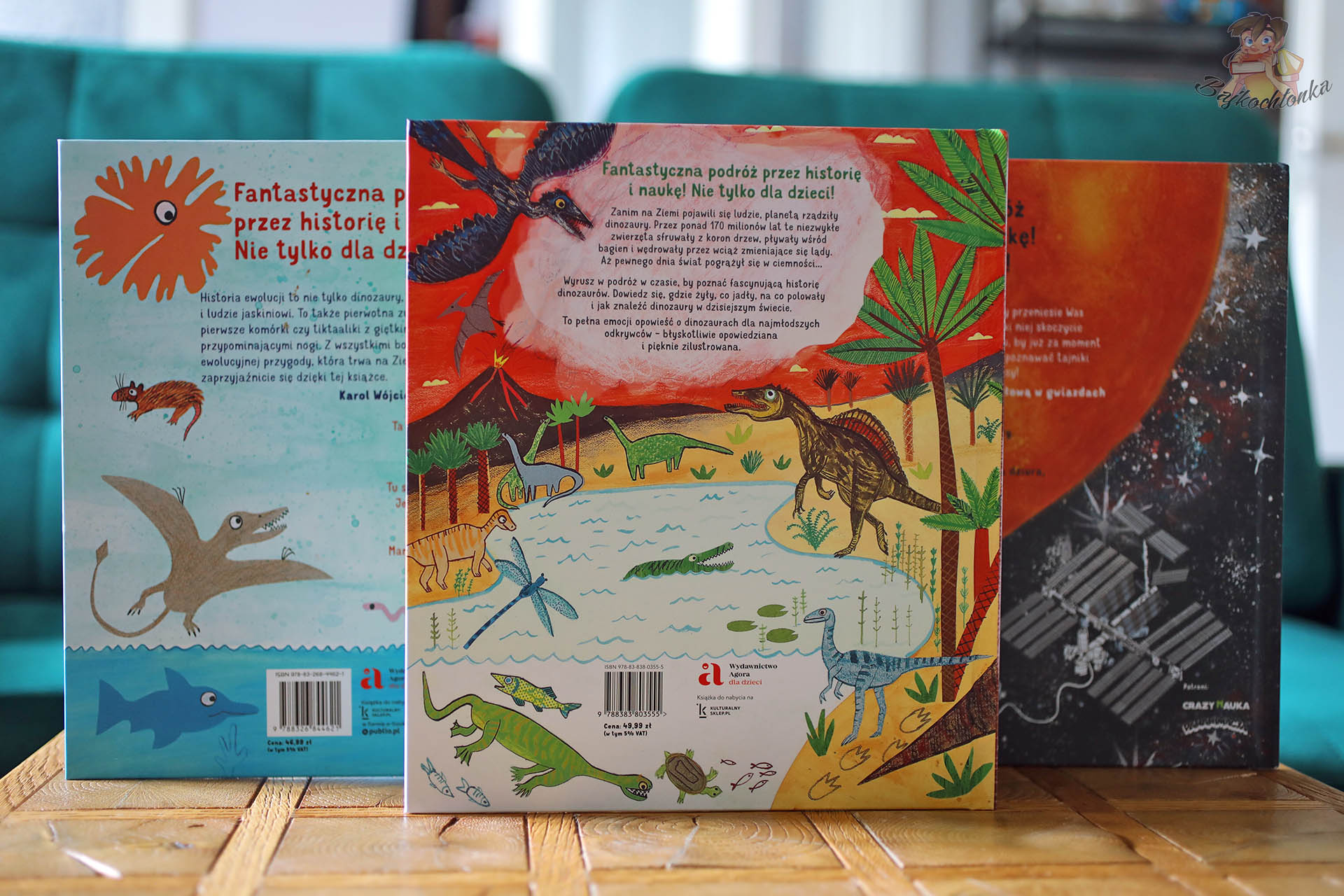 Rozbudowane opisy na tylach okładek podkreślają walory edukacyjne i proponują sposób pracy z książką w domu oraz w klasie.