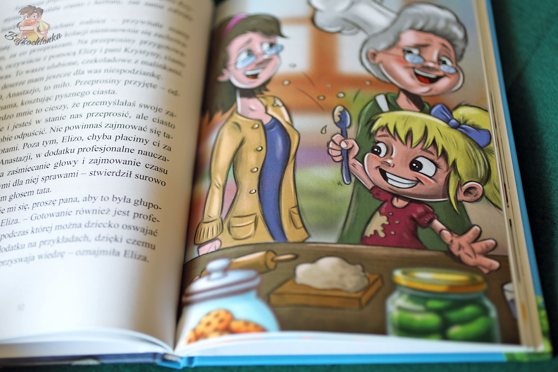 Urodzinowe życzenie Anastazji — Anastazja gotuje w kuchni z guwernantką i kucharką