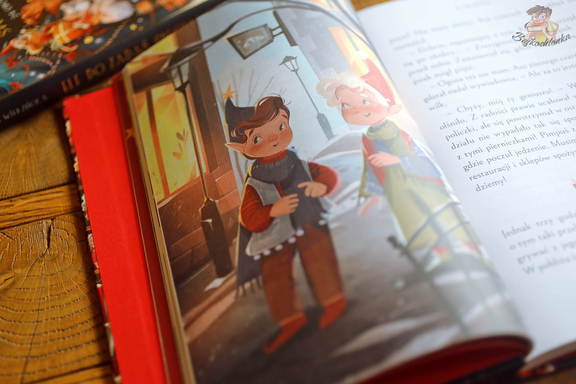 Elf Wiercipiętek idzie ulicą zimą, ilustracja z książki Elf do zadań specjalnych 2