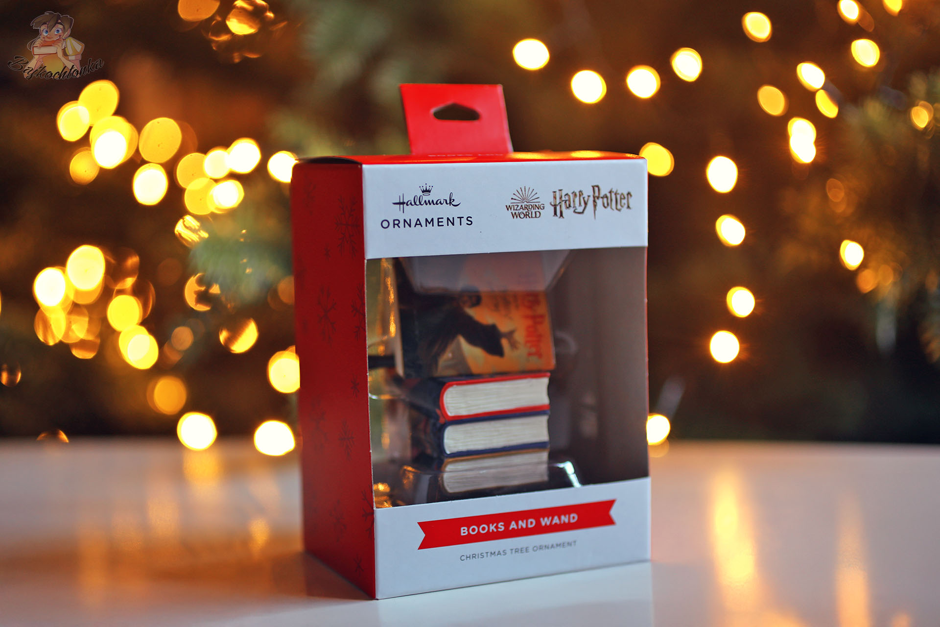 Pudełko Hallmark Ornaments Harry Potter Books and Wand – kolekcjonerska ozdoba