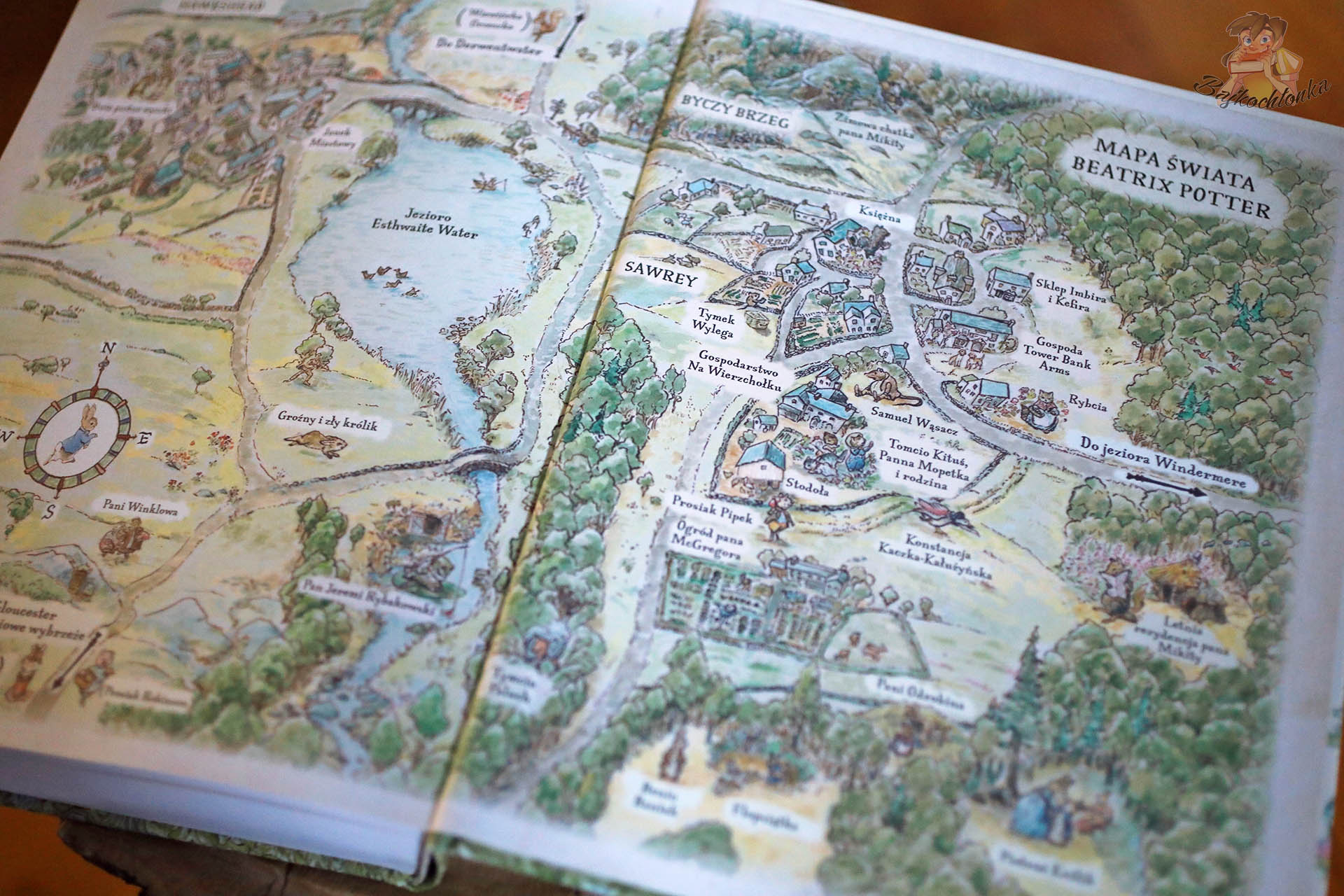 Mapa świata Beatrix Potter: Kraina Jezior, Hill Top i Sawrey – rozkładówka z wydania zbiorczego Piotruś Królik i jego świat.