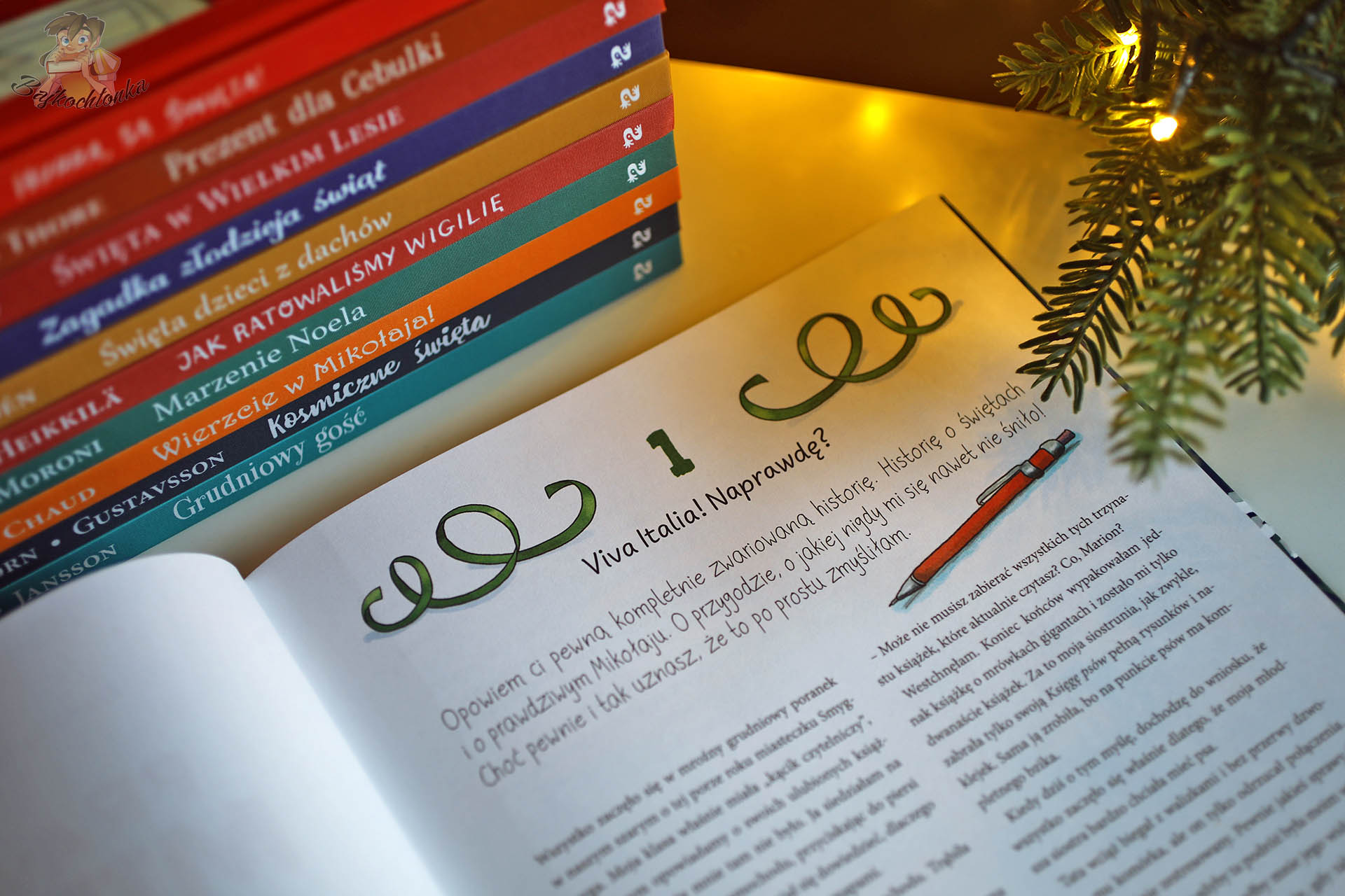 Prawdziwy Mikołaj, siostrunia i ja – początek pierwszego rozdziału z tytułem «Viva Italia! Naprawdę?» i świątecznym klimatem