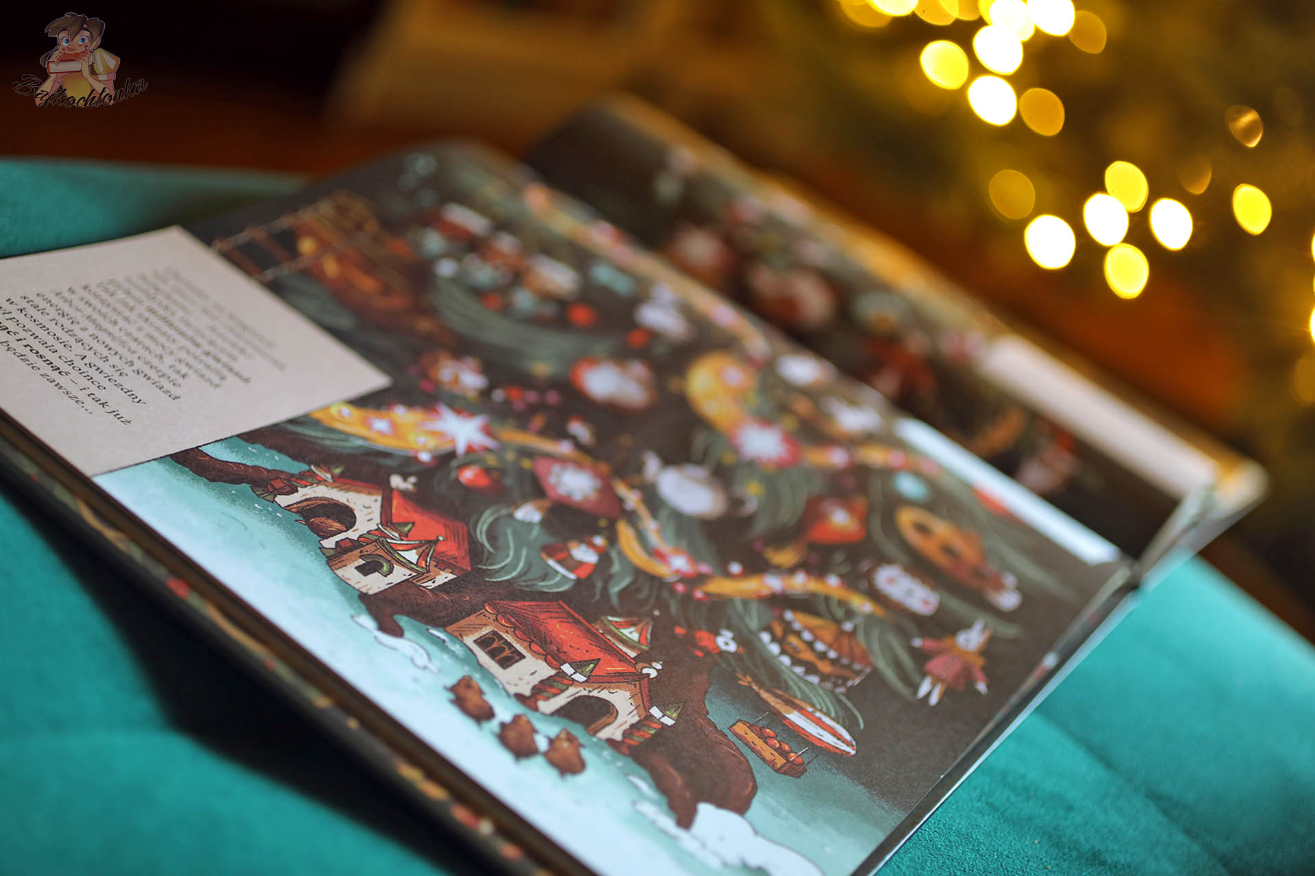 Rozkładówka z panoramą wioski Świętego Mikołaja z książki Sekrety wioski Świętego Mikołaja