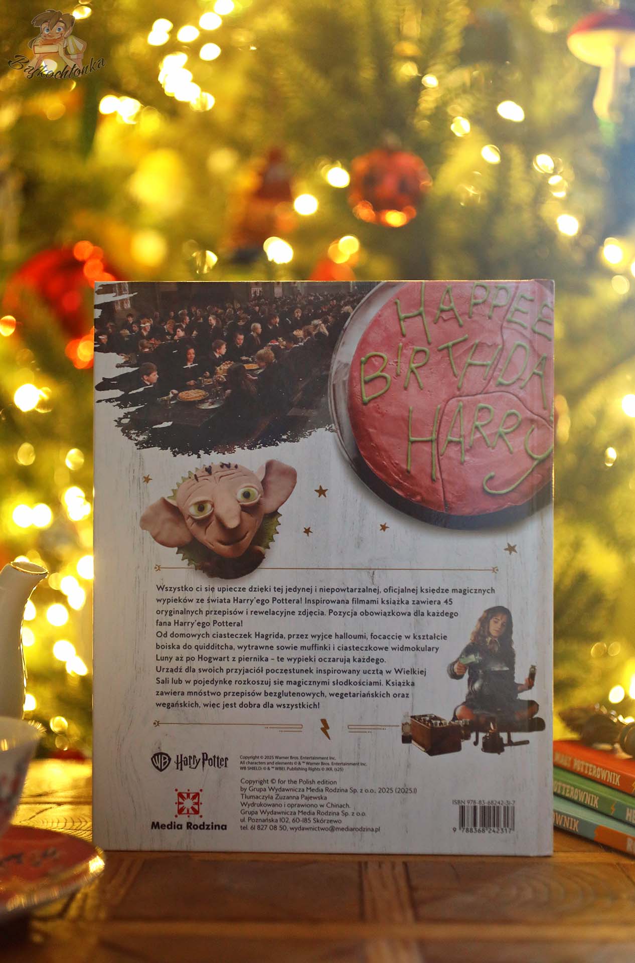 harry potter oficjalna ksiega magicznych wypiekow tyl okladki z ciastem urodzinowym i dobrym przy choince