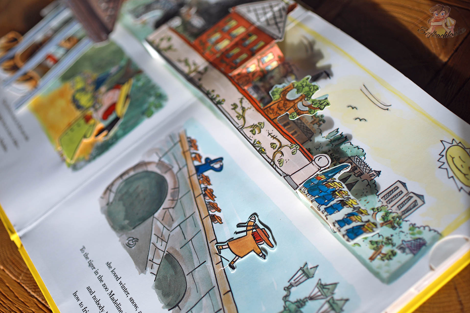 Paryż w pop-upowej rozkładówce książki Madeline. A Pop-Up Book
