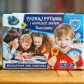 Okładka edukacyjnej gry karcianej SpinEdu dla dzieci z klasy czwartej