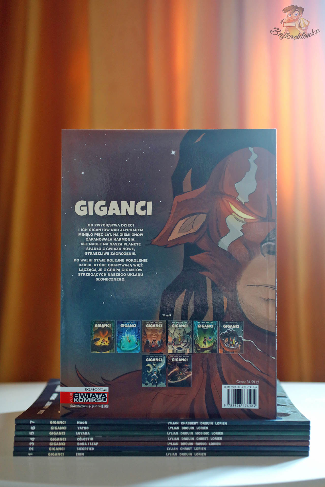 Tył okładki komiksu Giganci. Nangali. Tom 8 z opisem fabuły i ilustracją giganta