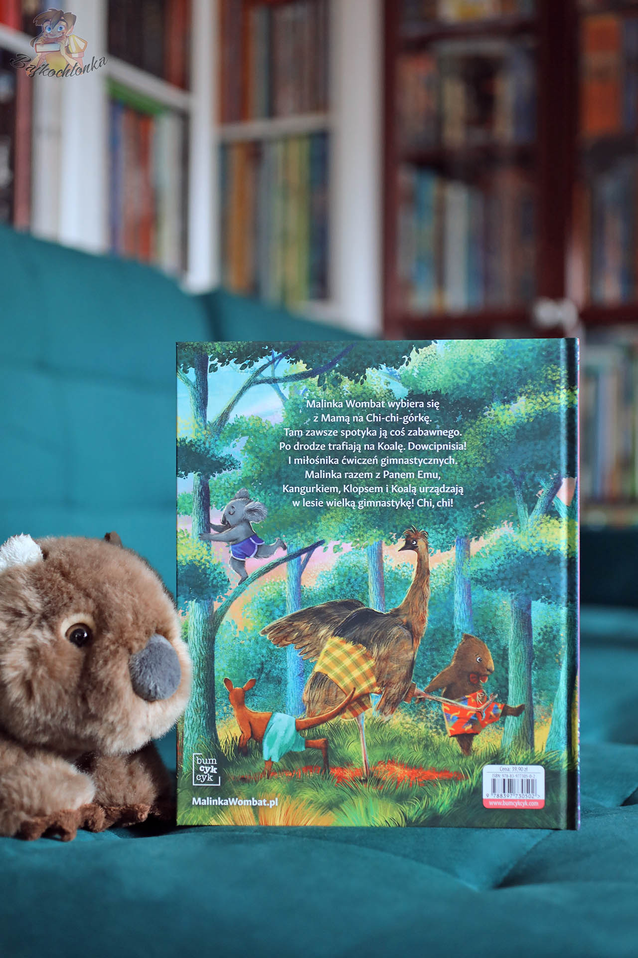 Tył okładki książki „Malinka Wombat i Koala” – opis fabuły i ilustracje bohaterów