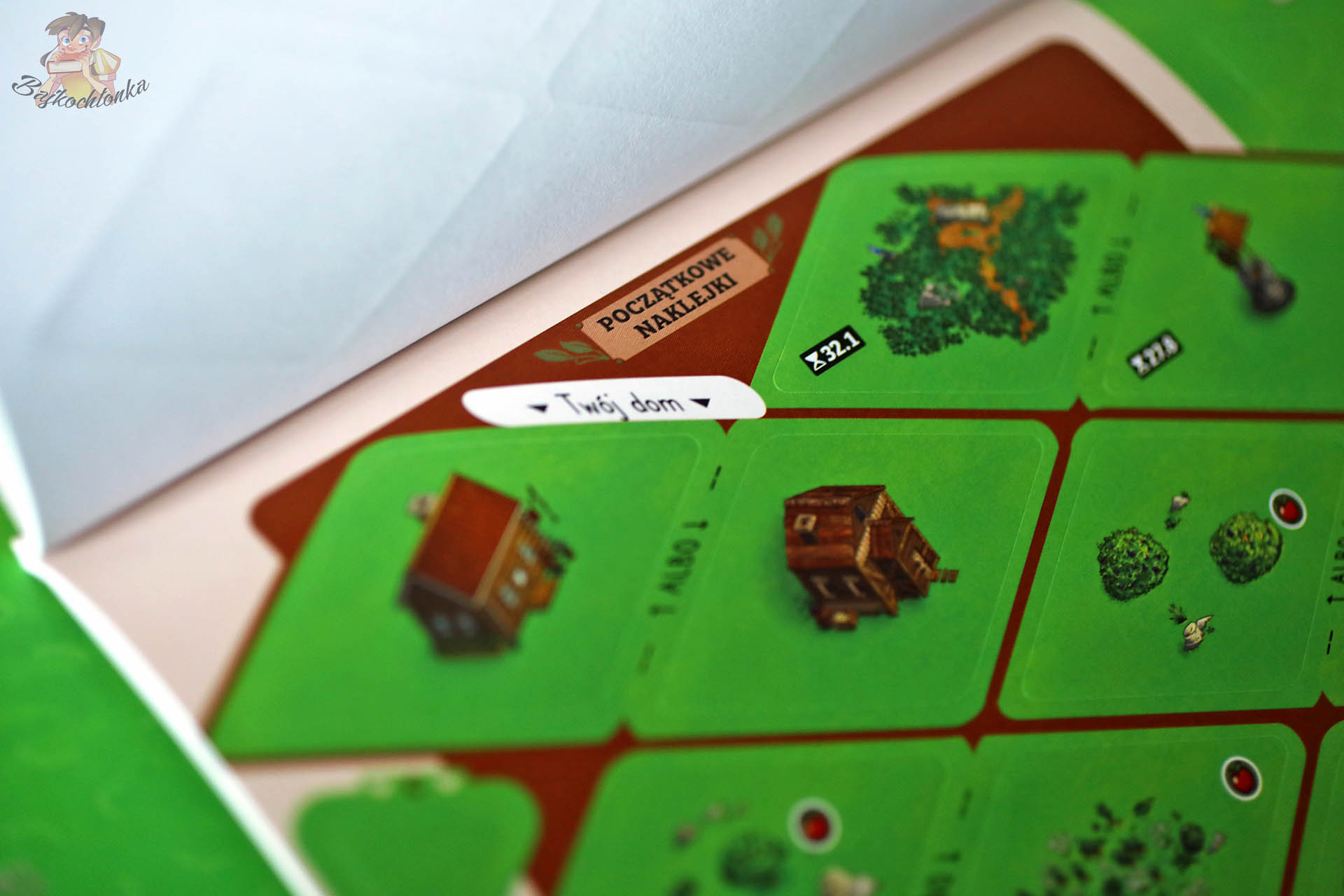 Arkusz początkowych naklejek w grze Naklejkowo – pierwszy dom i elementy startowe