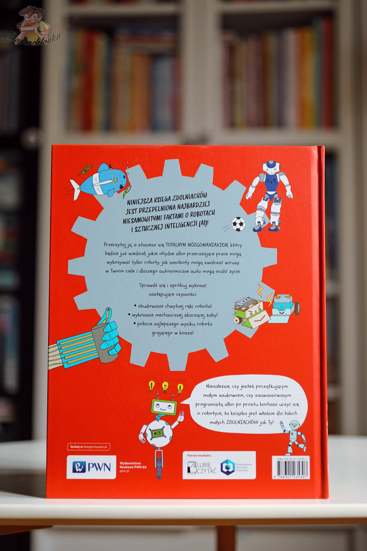 Tył okładki książki Roboty i AI. Wielka Księga Zdolniachów z opisem treści i ilustracjami