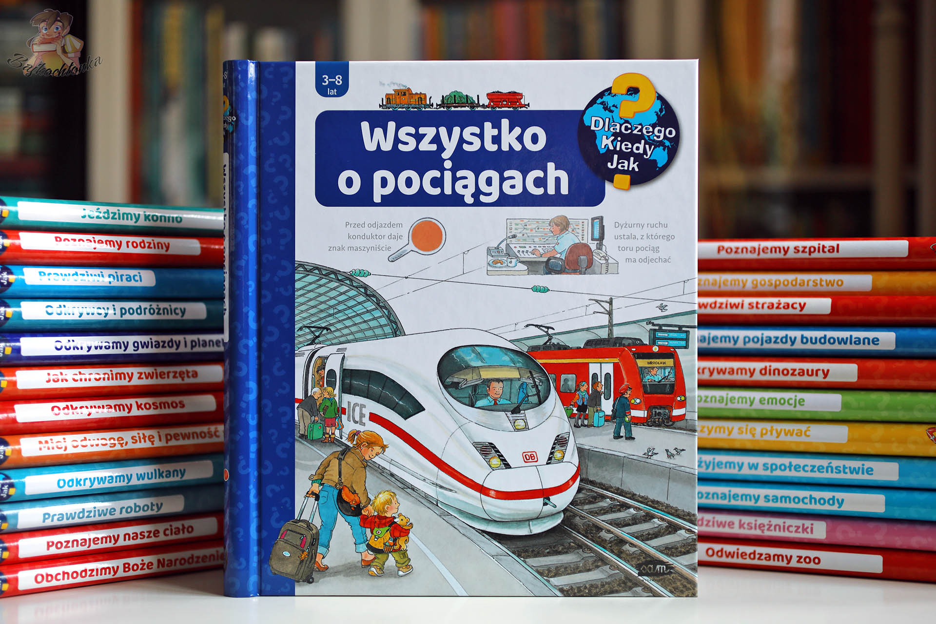 okładka książki Wszystko o pociągach – książka edukacyjna z serii Dlaczego? Kiedy? Jak?