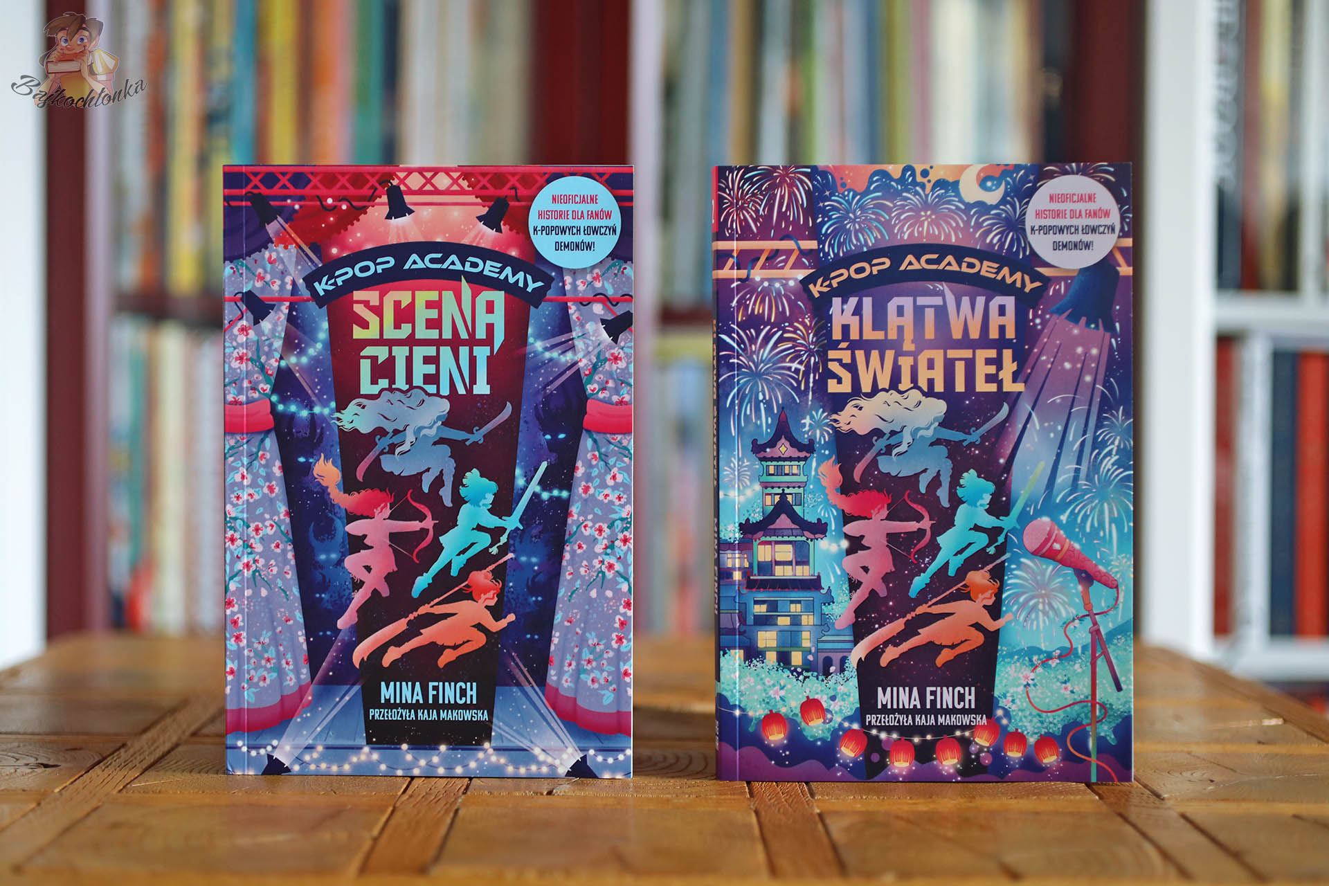 Okładki książek „Scena cieni” i „Klątwa świateł” Mina Finch - seria K-Pop Academy dla młodzieży