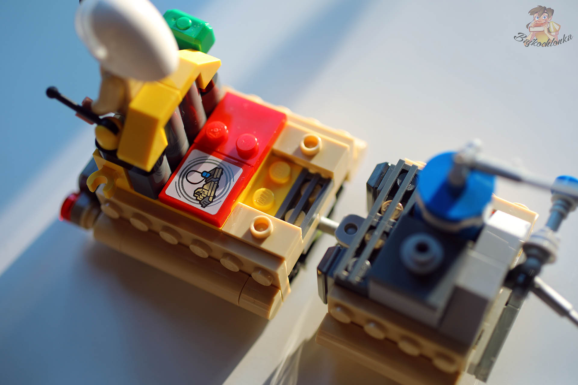 LEGO SMART Play pojazd Rebelii z interaktywnym tagiem uruchamiającym efekty dźwiękowe