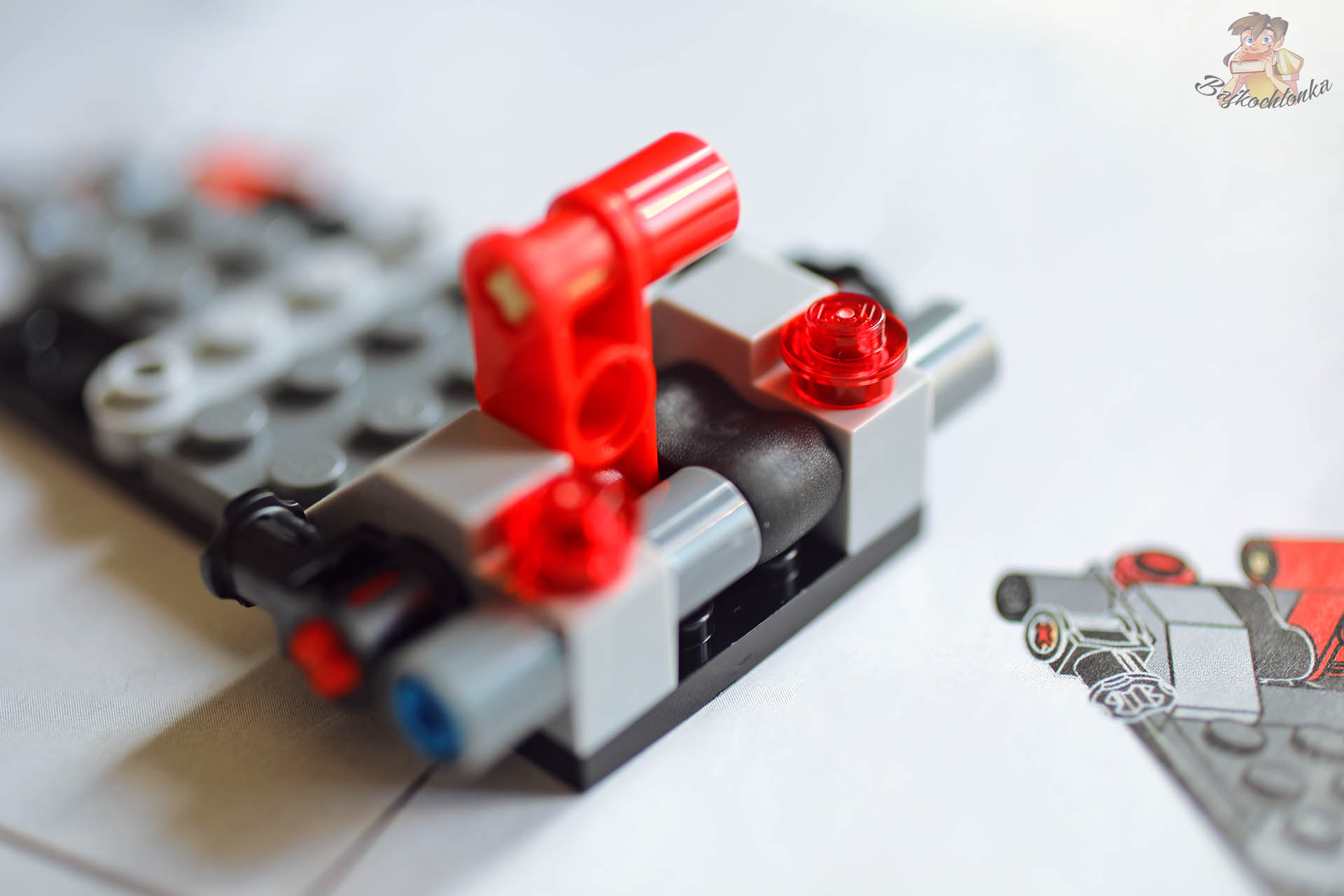 Działko obronne Imperium z czerwonymi elementami z zestawu LEGO Star Wars 75423