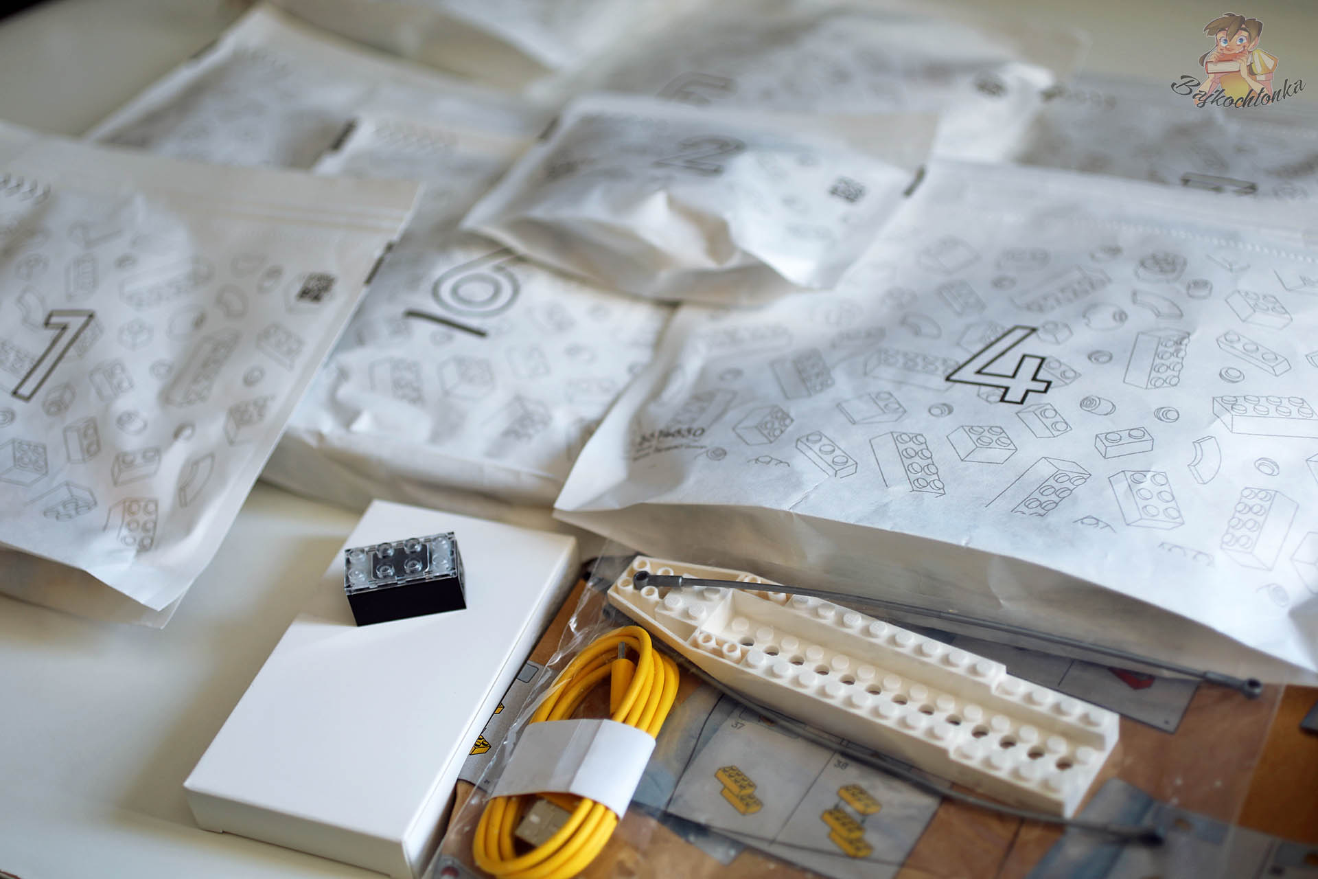 Inteligentna kostka LEGO Smart Brick z zestawu LEGO Star Wars 75423