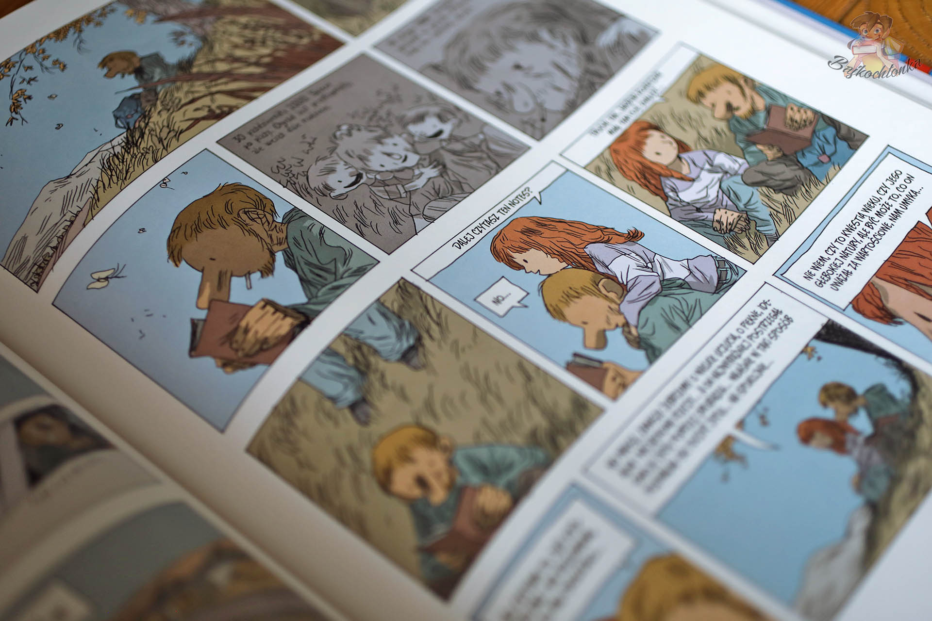 Otwarty komiks Codzienna walka Manu Larceneta z kadrami przedstawiającymi rozmowę bohaterów