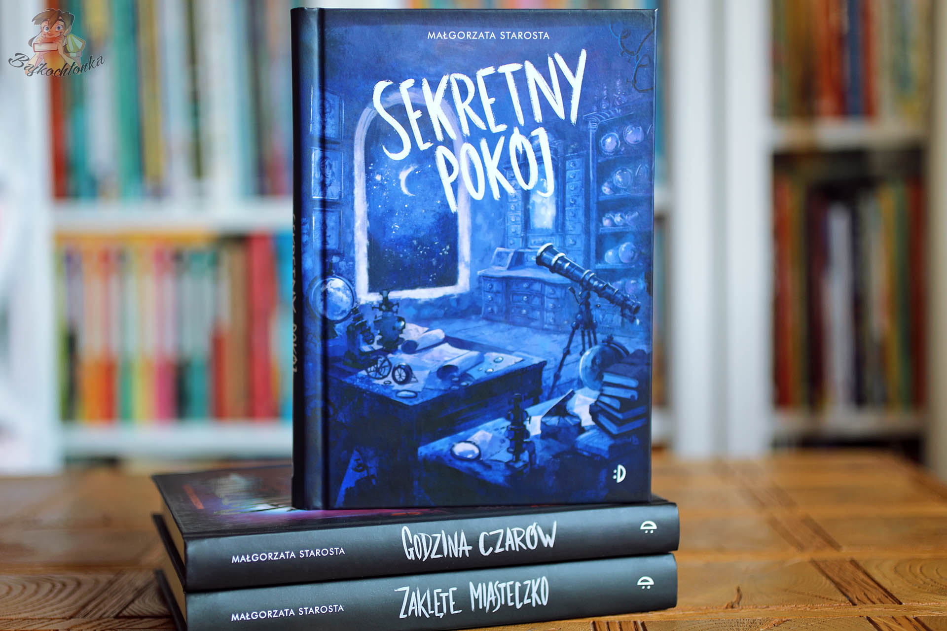 Okładka książki Sekretny pokój Małgorzaty Starosty wydanej przez Dwukropek