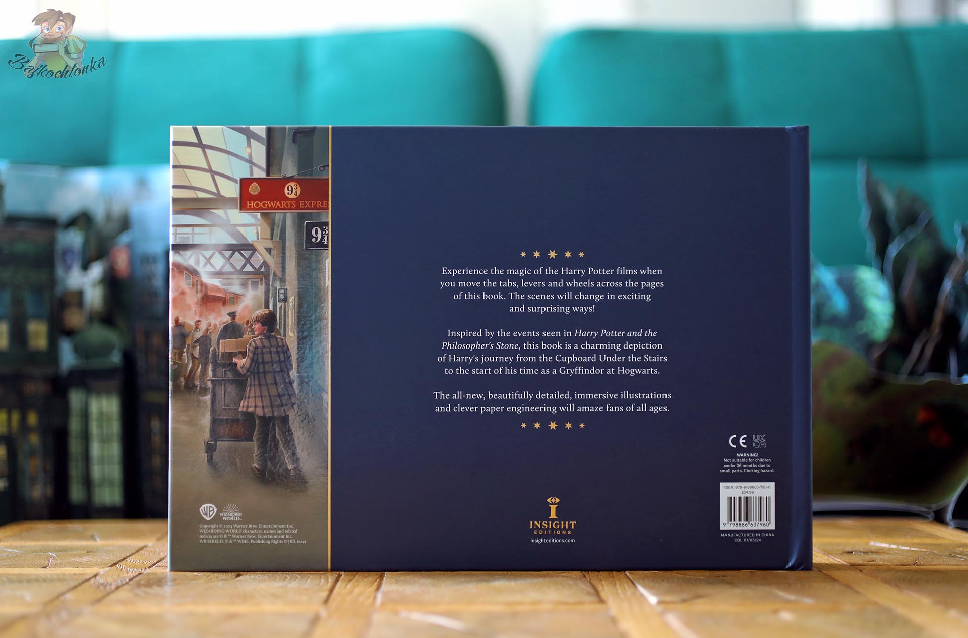 Tył okładki książki Harry Potter’s Journey to Hogwarts. A Book of Magical Surprises wydanej przez Insight Editions