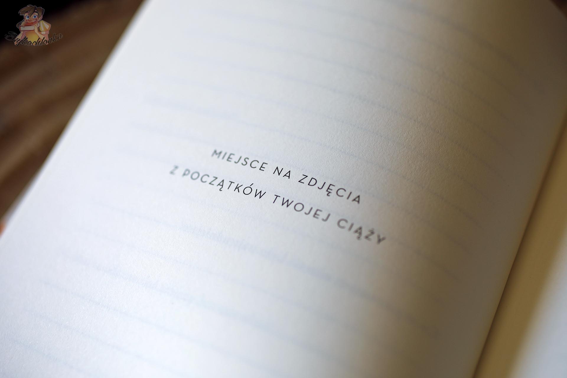 Miejsce na zdjęcia z początków ciąży w książce Moja ciąża, czyli czas oczekiwania