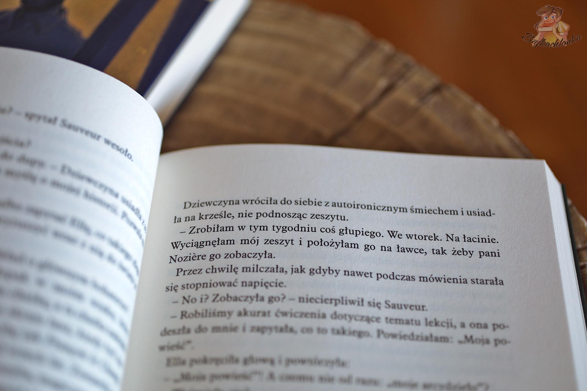 Zbliżenie na fragment tekstu w książce Psycholog. Tom 2. Coś o sobie wiem Marie-Aude Murail, wydanej przez Dwie Siostry.