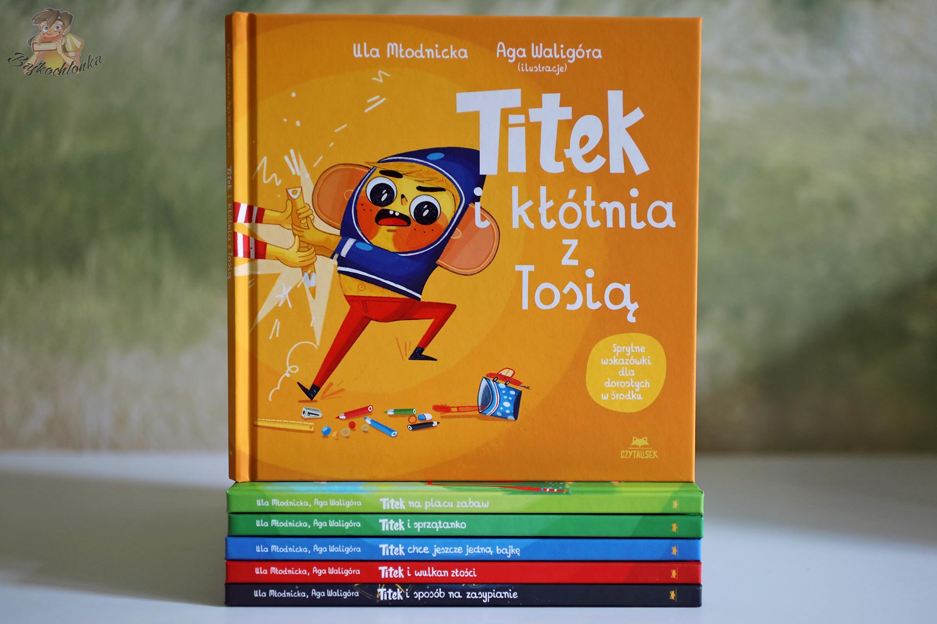 Okładka książki Titek i kłótnia z Tosią Uli Młodnickiej i Agi Waligóry o sporach między rodzeństwem