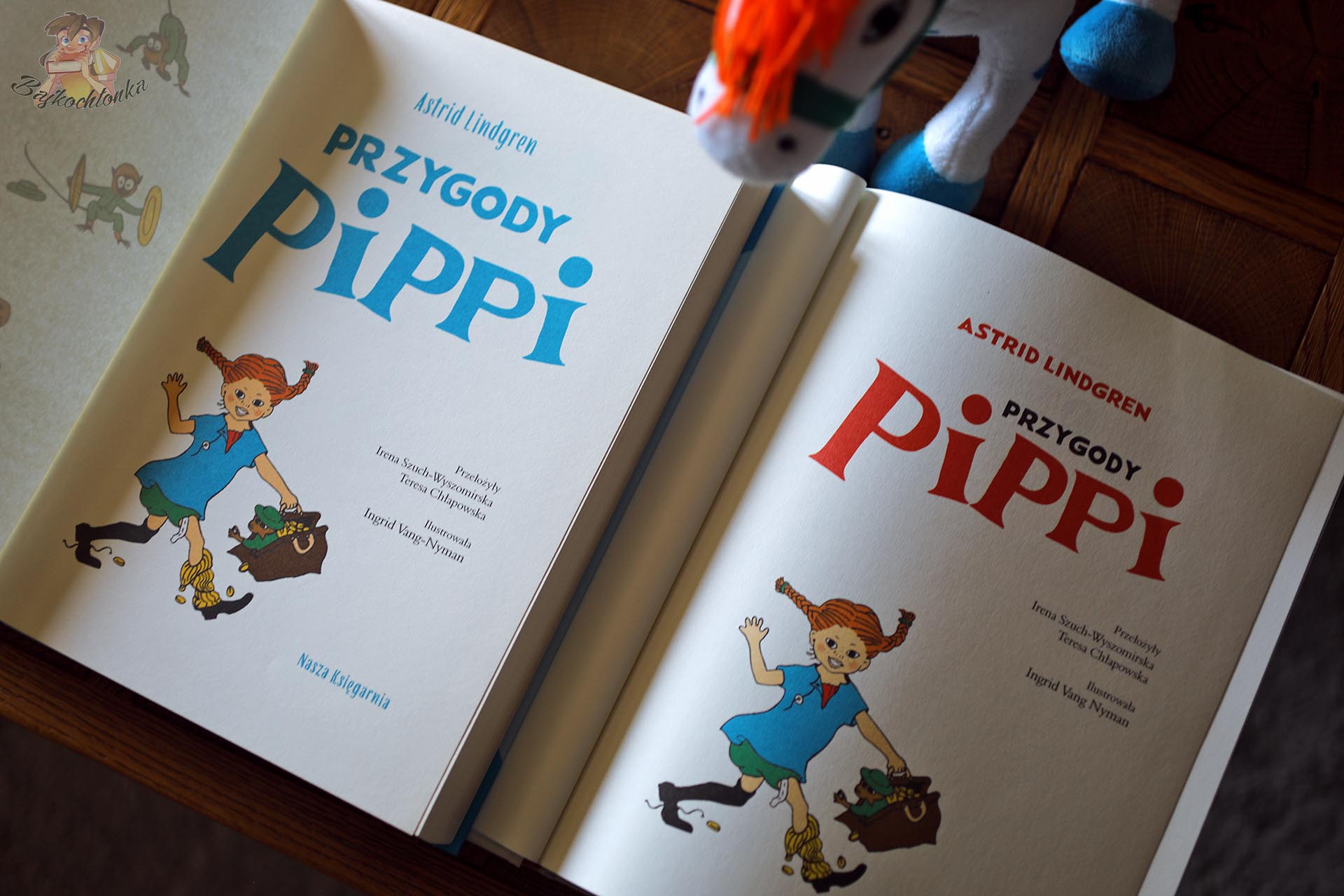 Strony tytułowe wydań Przygód Pippi z 2023 i 2026 roku z ilustracją Pippi Pończoszanki