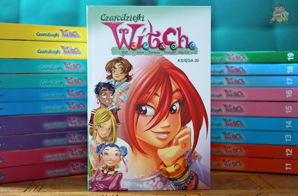 Okładka komiksu W.I.T.C.H. Księga 20 na tle wcześniejszych tomów serii