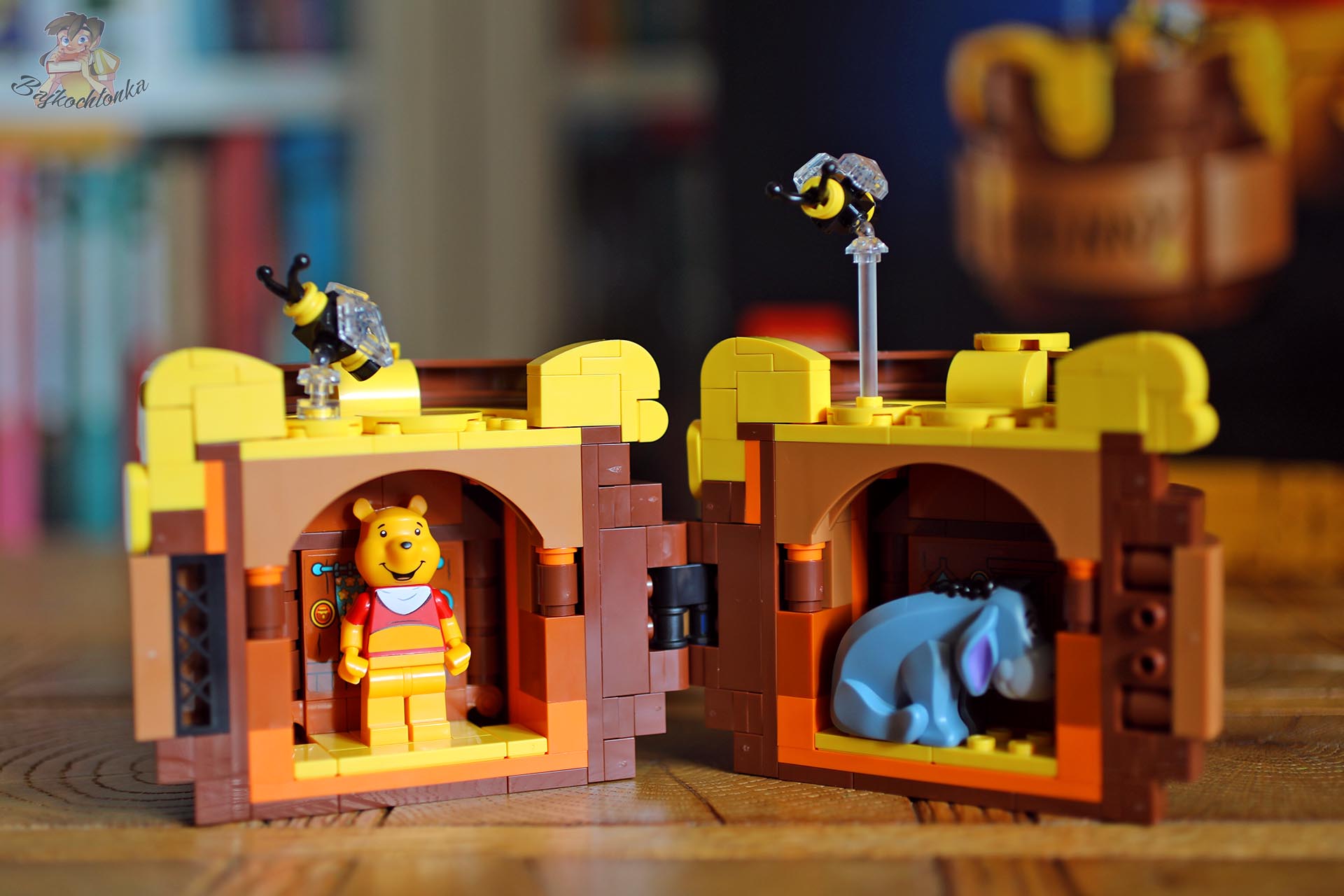 Kubuś Puchatek i Kłapouchy we wnętrzu otwieranego słoika „Hunny” LEGO®