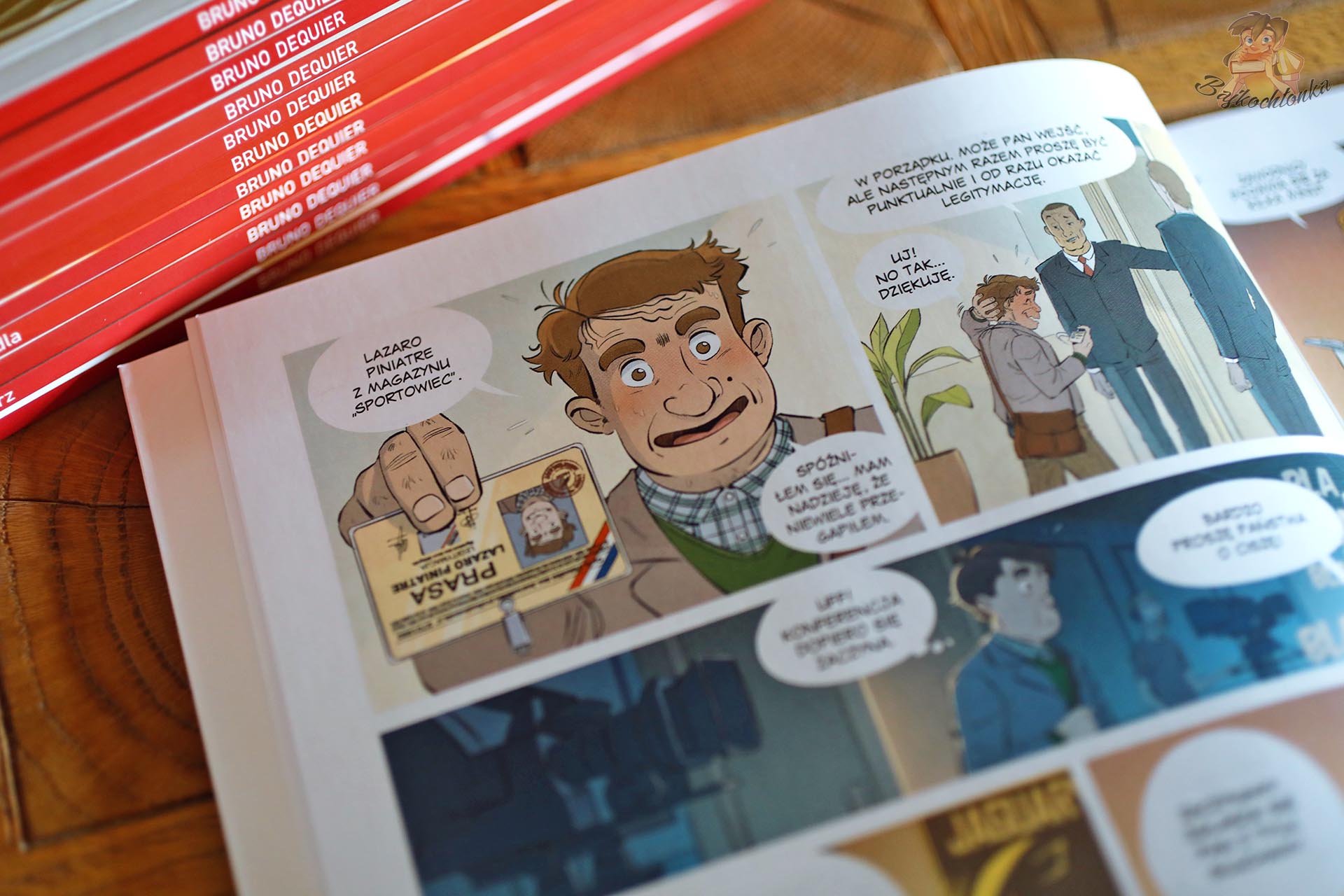 Louca. Fenomenalny. Tom 12 – plansza z dziennikarzem Lazaro Pinatre w komiksie