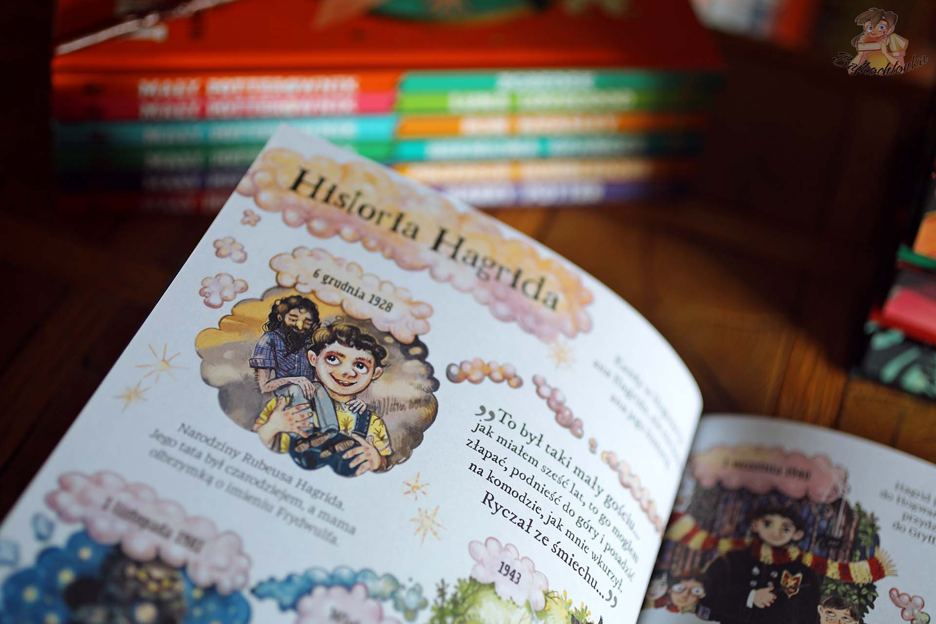 Historia Hagrida w książce Mały Potterownik. Hagrid – ilustrowana rozkładówka o dzieciństwie bohateraHistoria Hagrida w książce Mały Potterownik. Hagrid – ilustrowana rozkładówka o dzieciństwie bohatera