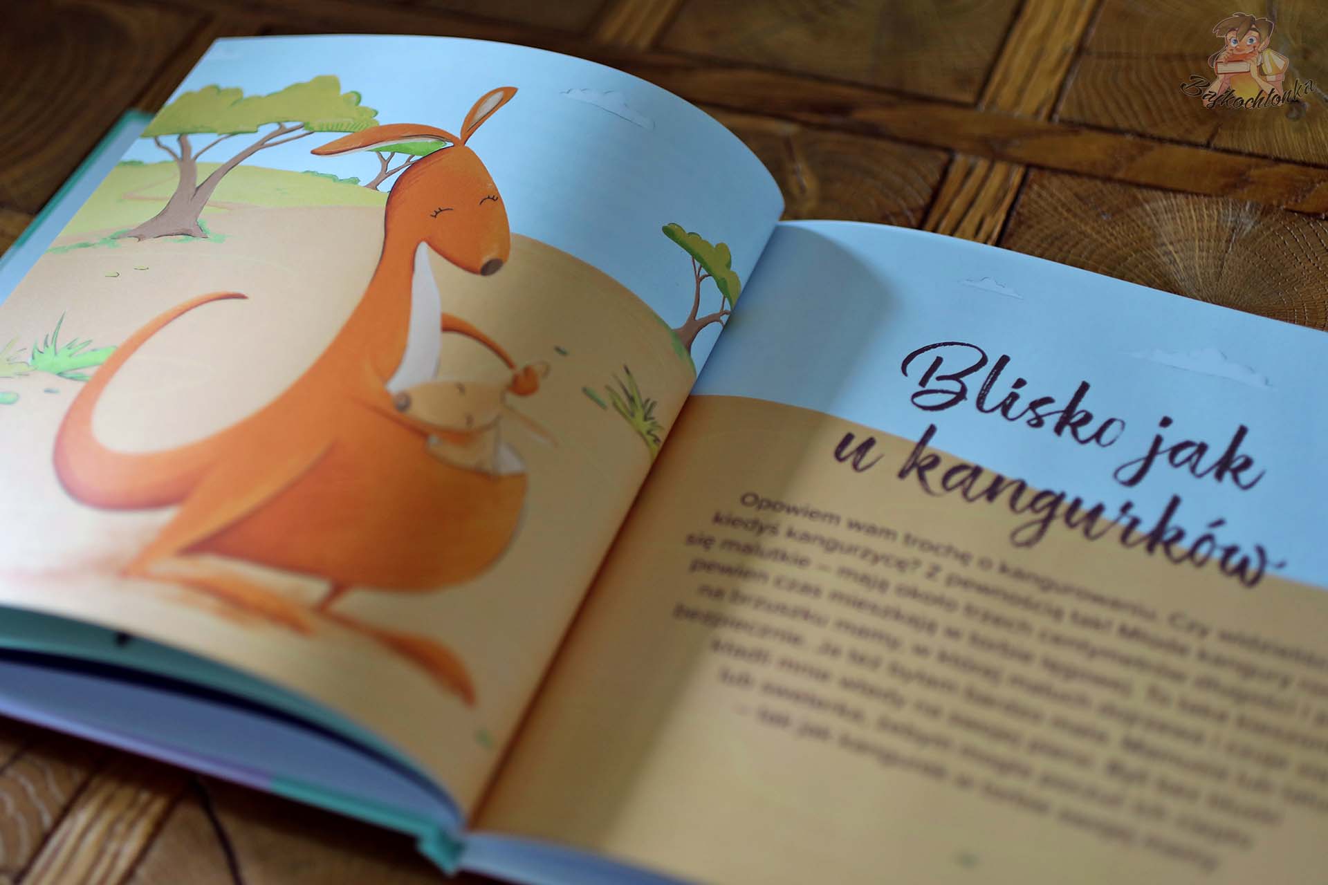 „Blisko jak u kangurków” – ilustracja wyjaśniająca kangurowanie wcześniaka w książce Marceliny Krajnik