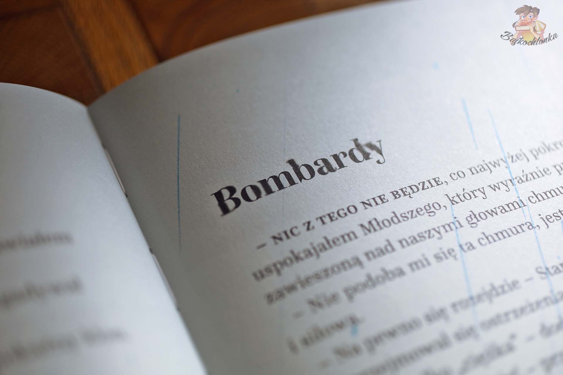 Rozdział „Bombardy” w książce Królestwo Patyków - przykład nietypowej typografii