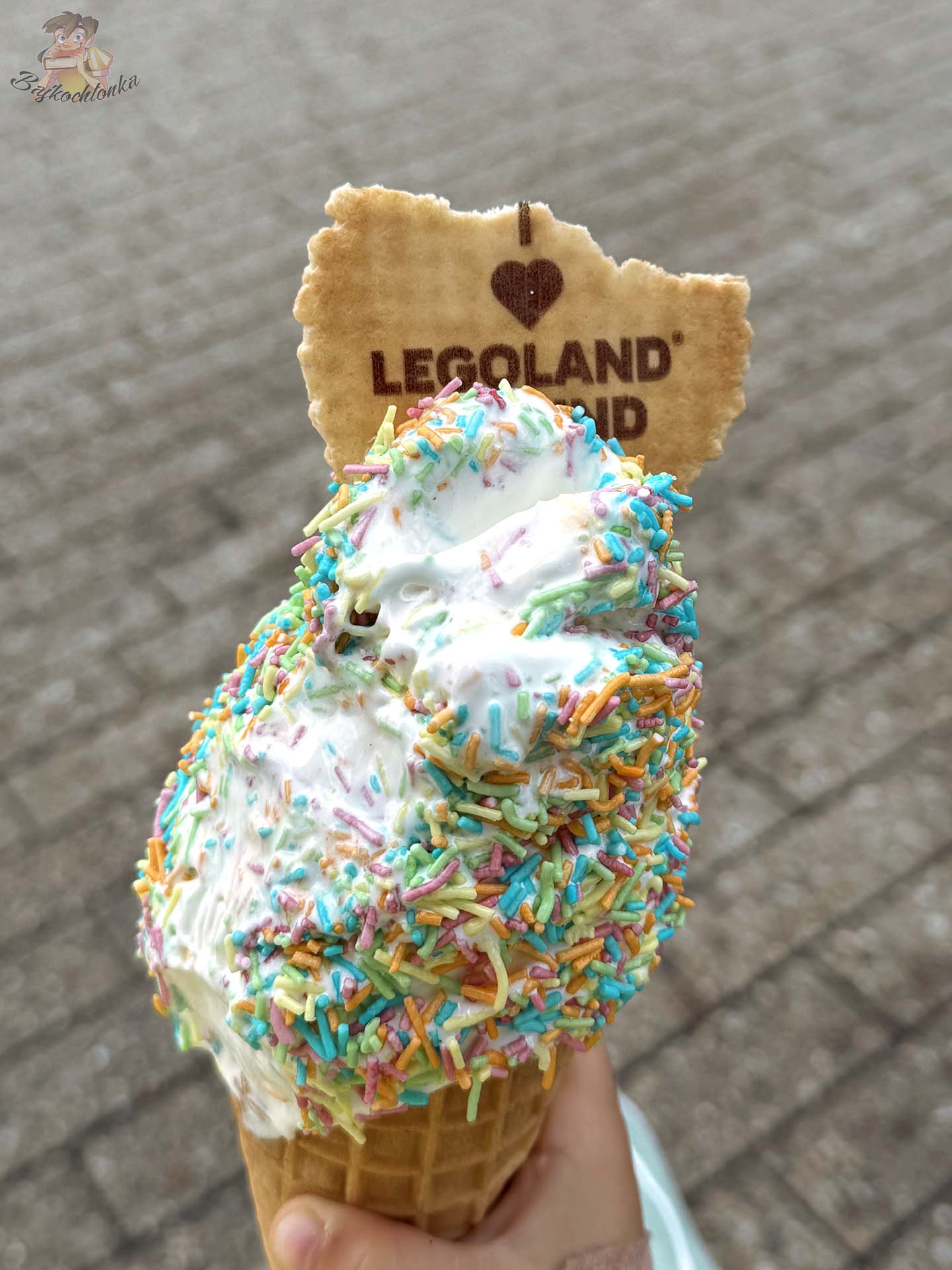 Lody z posypką kupione podczas wizyty w LEGOLAND Billund