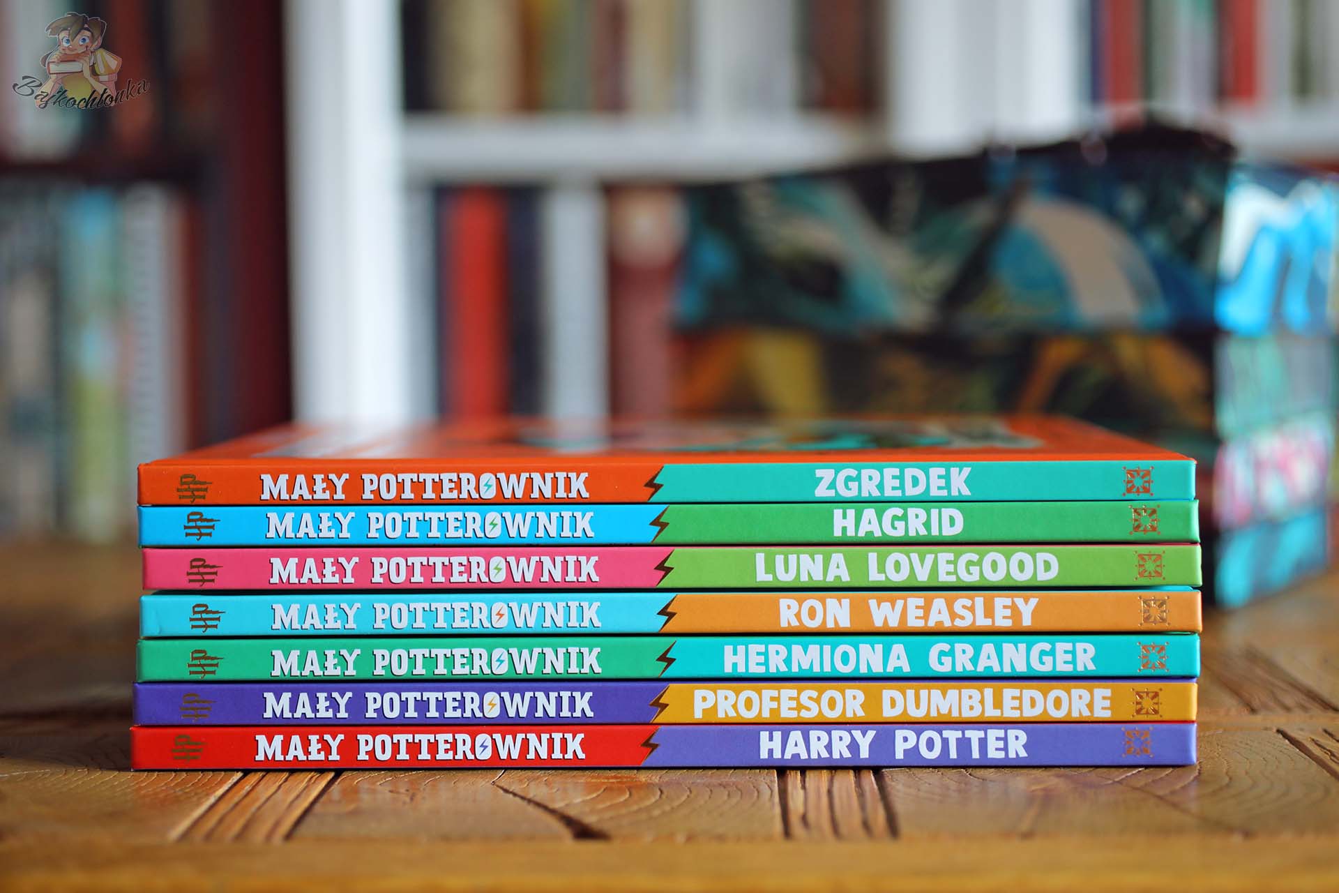 Kolekcja książek Mały Potterownik z tomami o Harrym Potterze, Hermionie, Ronie, Dumbledorze, Lunie, Hagridzie i Zgredku