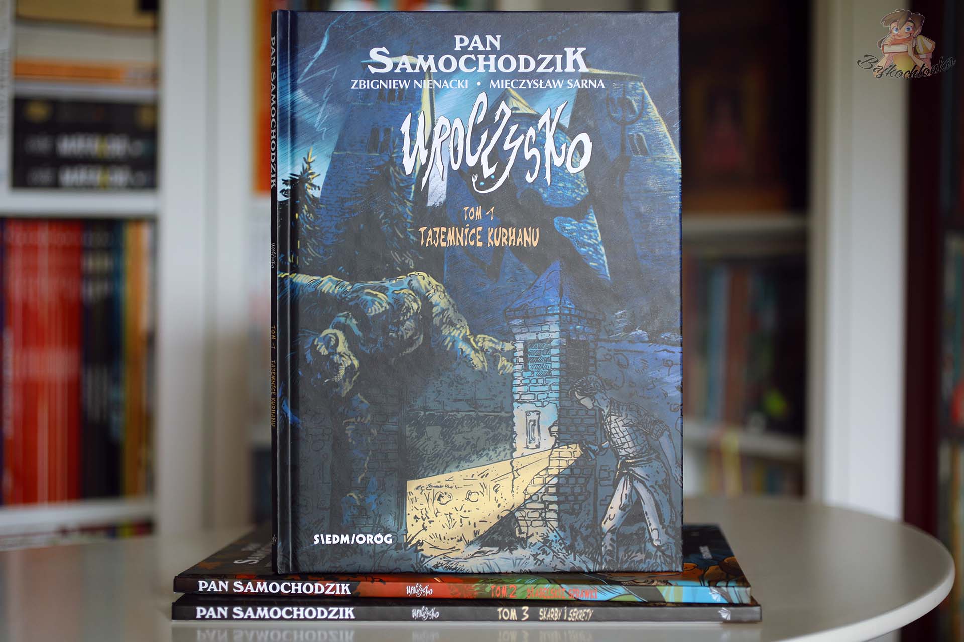 Pan Samochodzik. Uroczysko. Tajemnice kurhanu – pierwszy tom komiksowej adaptacji powieści Zbigniewa Nienackiego