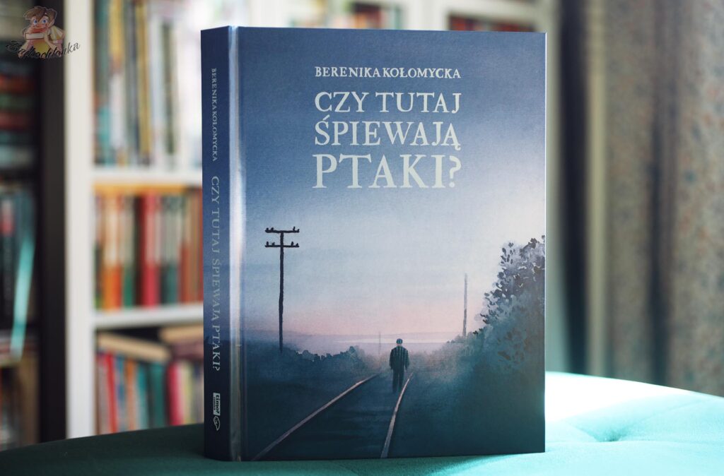 Czy tutaj śpiewają ptaki? Bereniki Kołomyckiej – okładka komiksu historycznego o Auschwitz, wydawnictwo Timof Comics