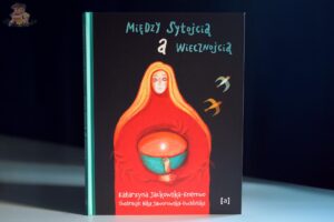 Między sytością a wiecznością Katarzyny Jackowskiej-Enemuo – okładka książkiMiędzy sytością a wiecznością Katarzyny Jackowskiej-Enemuo – okładka książki